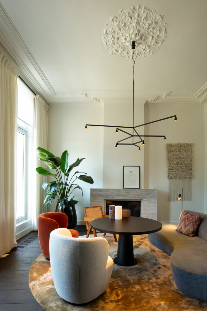 Austere-Chandelier 3Y RL