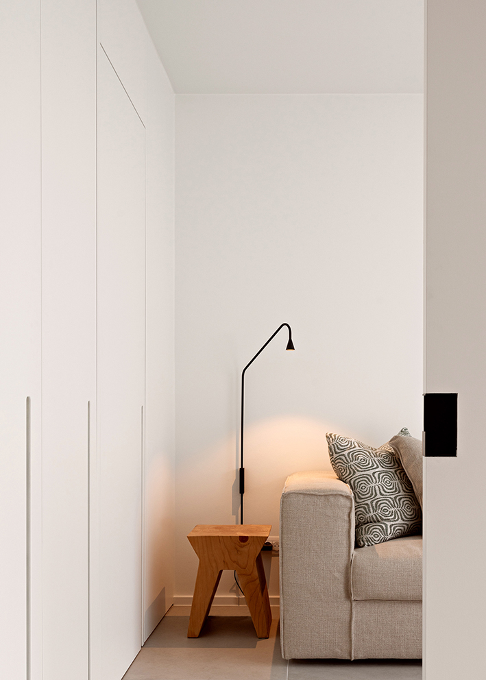 Austere-Wall