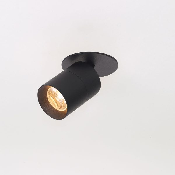 Audette-In_black_web